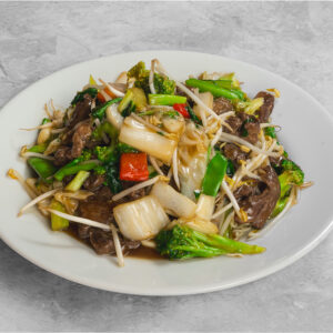 Tallarín Saltado con Carne de Res